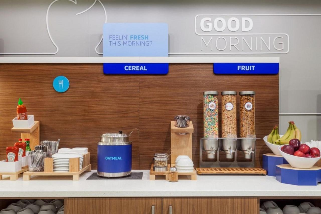 Holiday Inn Express & Suites Muskegon - Grand Haven By Ihg Esterno foto