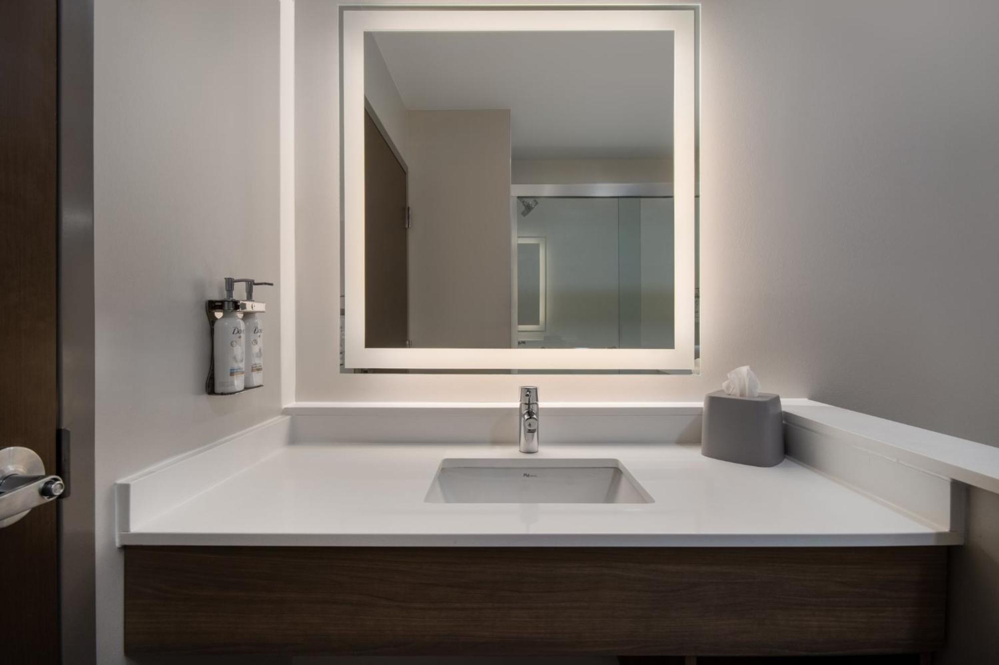 Holiday Inn Express & Suites Muskegon - Grand Haven By Ihg Esterno foto